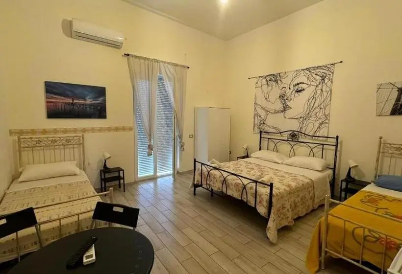 Standard Neljän Hengen Huone, Le Stanze Di Ginevra 2 Santa Maria A Vico