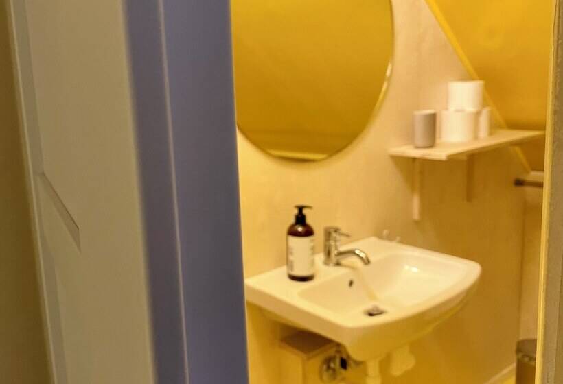 家庭间, Nøtnes Midnattsol Guesthouse