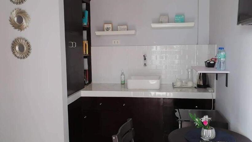 חדר סטנדרט, Point Gate Inn