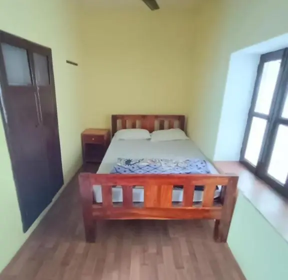 Deluxe Yhden Hengen Huone, Sankardev Guest House D24 35