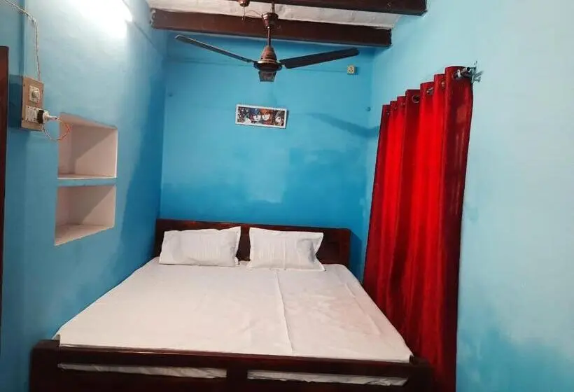 Deluxe Yhden Hengen Huone, Sankardev Guest House D24 35