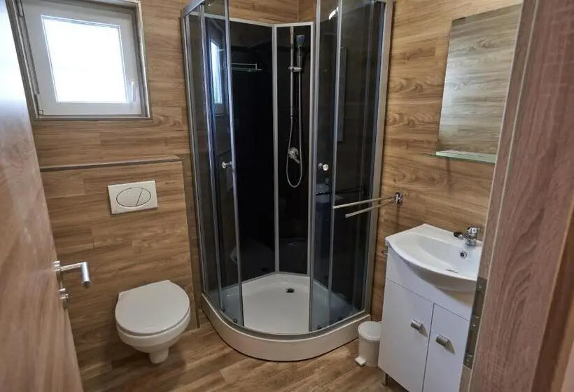 Huoneisto 1 Makuuhuone Puutarhanäkymä, Thermal Apartman   Fsz