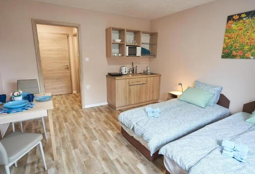 Huoneisto 1 Makuuhuone Pohjakerros, Thermal Apartman   Fsz