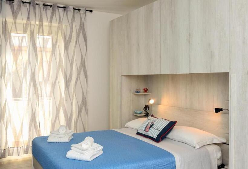 Standard Room King Size Bed, B&b Lamarina