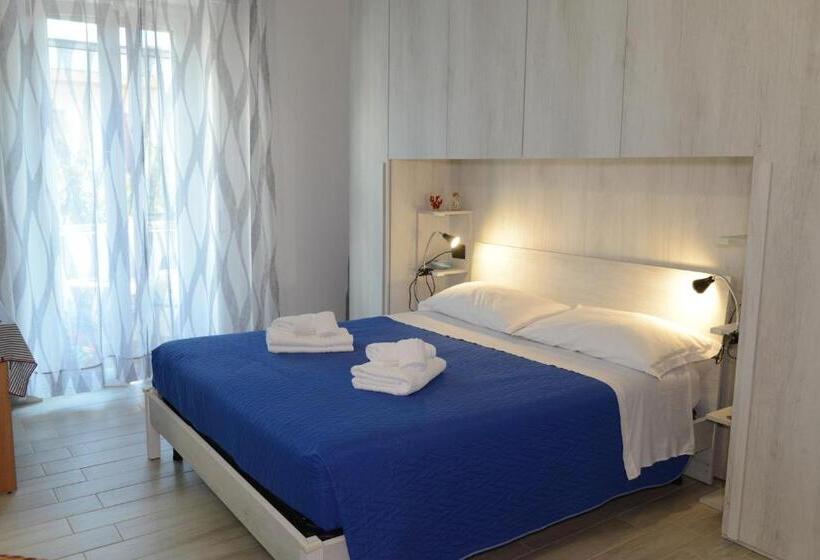 Standard Room King Size Bed, B&b Lamarina