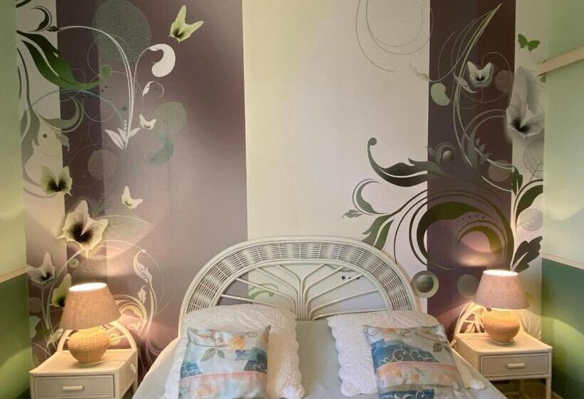 Номер Стандарт Вид на Бассейн, Les Feuillantines Perigord Noir