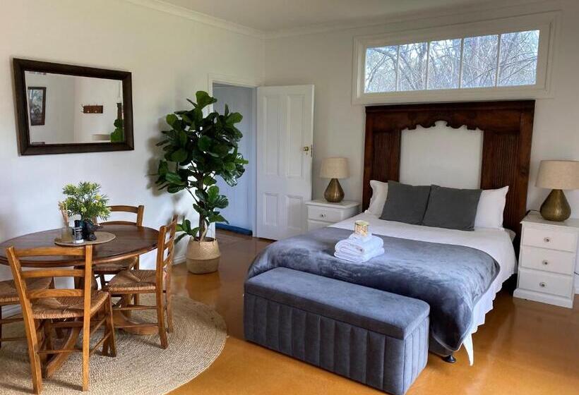 בקתה, Ravenswood Homestead