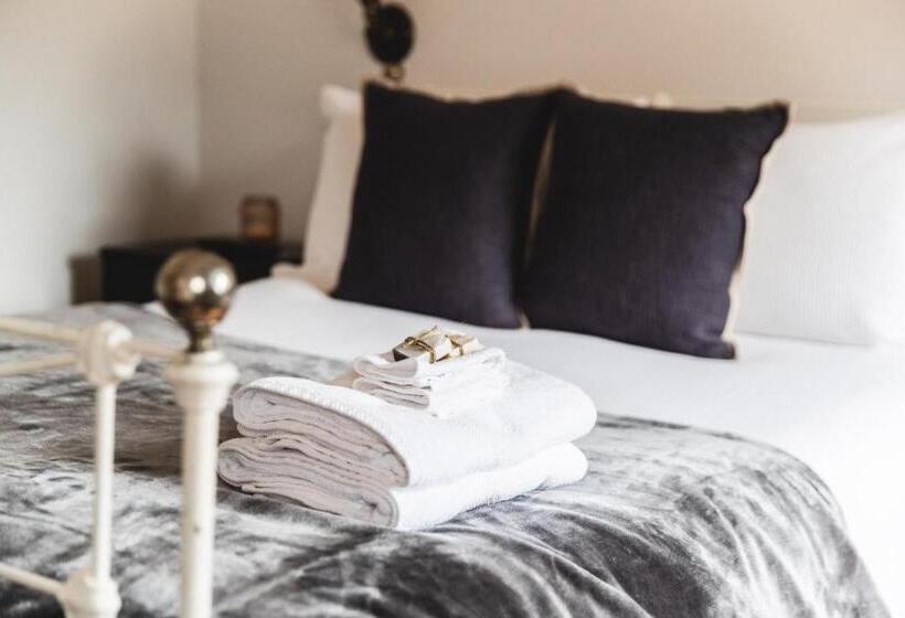 חדר סטנדרט לארבעה, Ravenswood Homestead