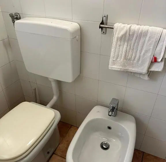 Standard Kolmen Hengen Huone, Agriturismo La Rasdora