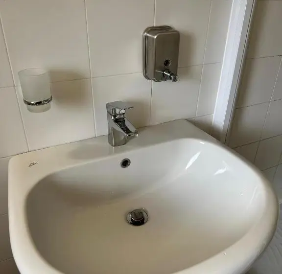 Standard Kolmen Hengen Huone, Agriturismo La Rasdora