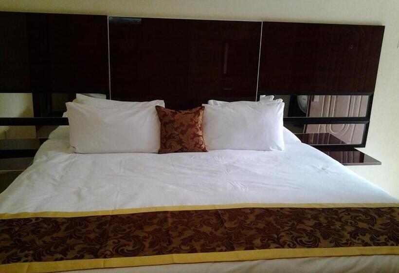 اتاق لوکس, Keeme Nao