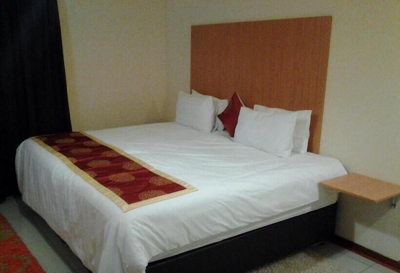 اتاق خانوادگی, Keeme Nao