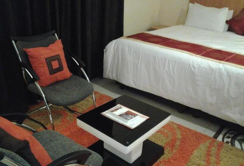 اتاق خانوادگی, Keeme Nao