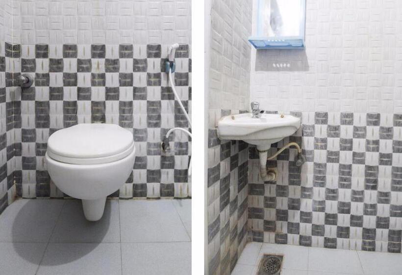 غرفة قياسية, Oyo 61145 Jks Deluxe Lodge