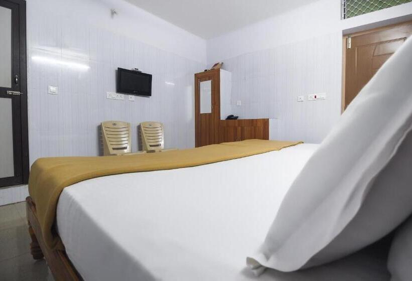 غرفة قياسية, Oyo 61145 Jks Deluxe Lodge