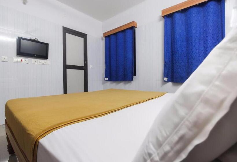 غرفة ديلوكس, Oyo 61145 Jks Deluxe Lodge