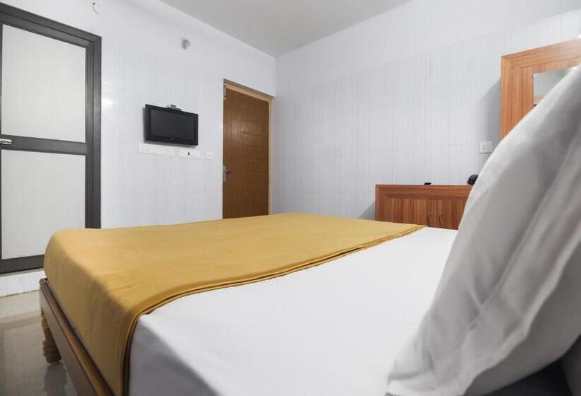 Номер Deluxe, Oyo 61145 Jks Deluxe Lodge