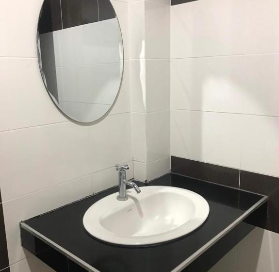 غرفة قياسية, Piman Inn Grand