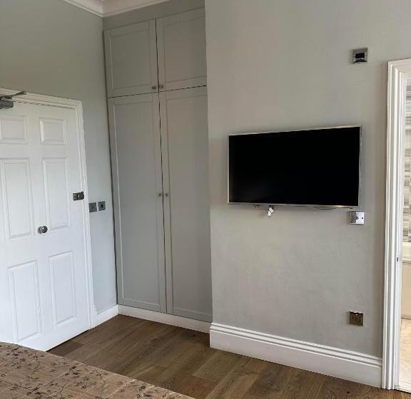 高级大房间, The Manor At Bickley