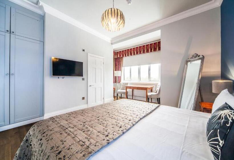 高级大房间, The Manor At Bickley