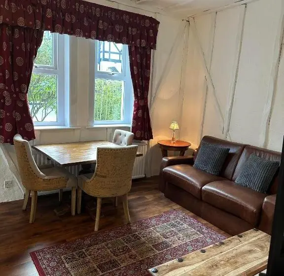 ２ベッドルームハウス, The Manor At Bickley