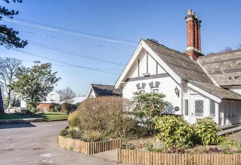 ２ベッドルームアパートメント, The Manor At Bickley