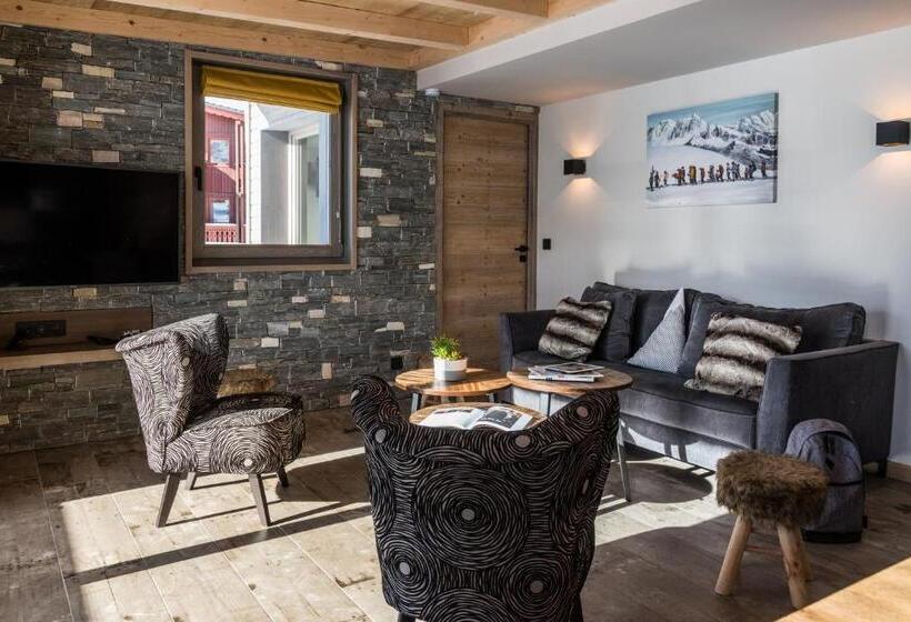 Хижина, Montana Lodge