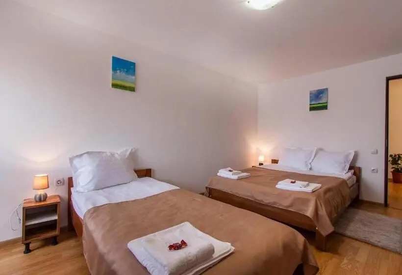 اتاق استاندارد سه نفره, Casa Arbo