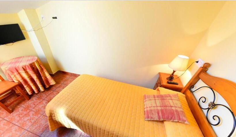 اتاق استاندارد یک نفره, Hostal Bar Stop