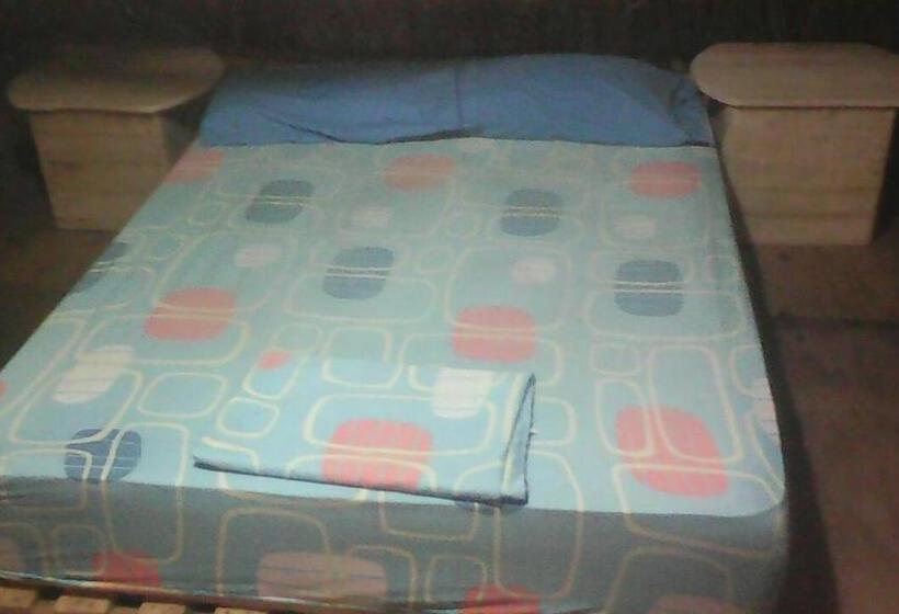 اتاق استاندارد با سرویس بهداشتی مشترک, Hostel Cattleya