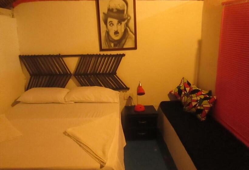 اتاق لوکس, Hostel Cattleya