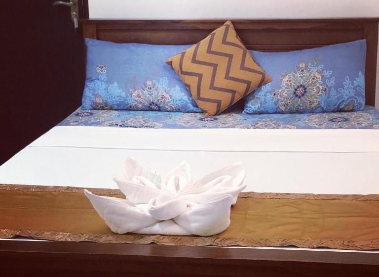 スタンダードルーム, Kandyan Lounge