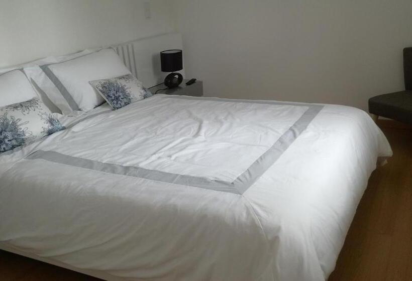 Номер Стандарт, Vitória S House