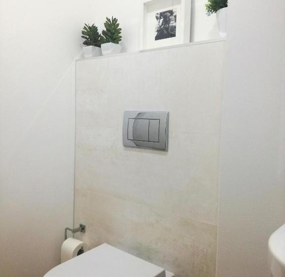 Номер Стандарт, Vitória S House