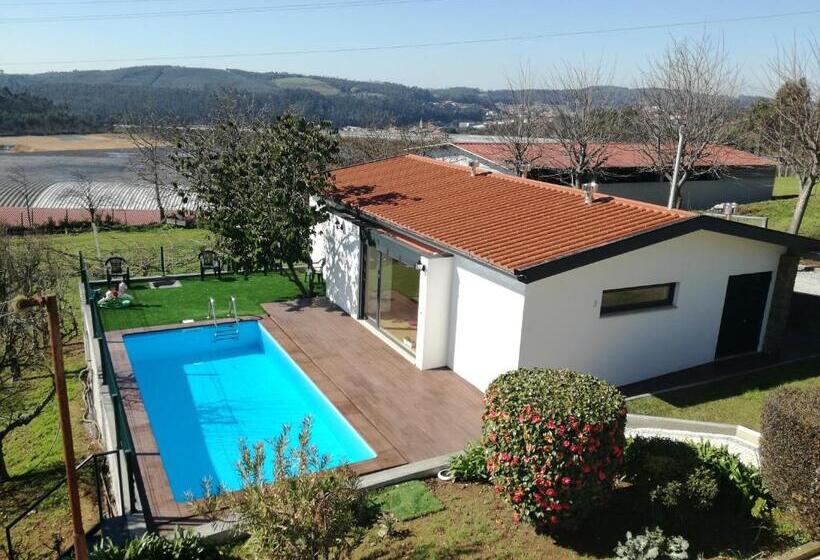 Номер Стандарт Вид на Бассейн, Vitória S House