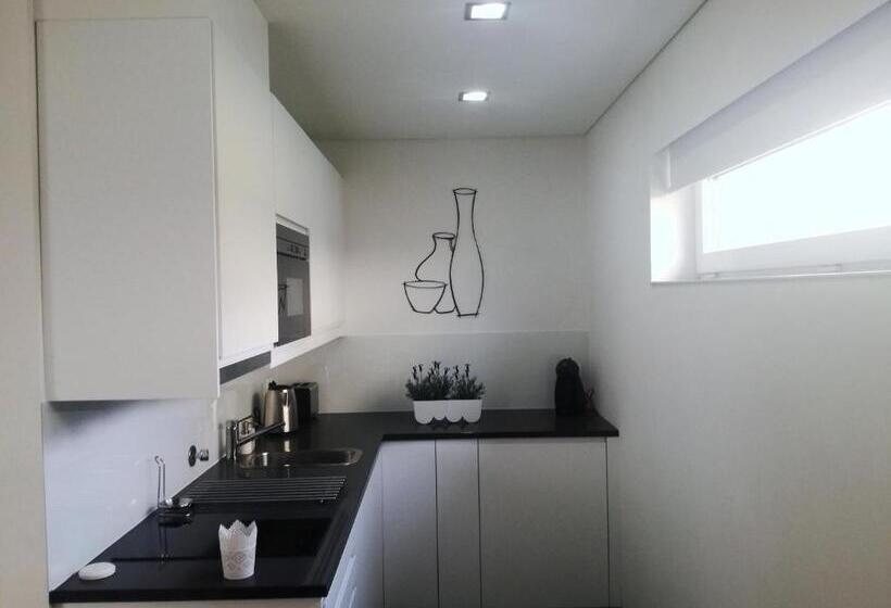 Номер Стандарт Вид на Бассейн, Vitória S House