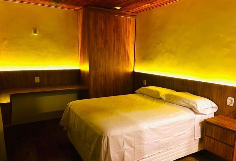 带阳台套房, Gadhega S