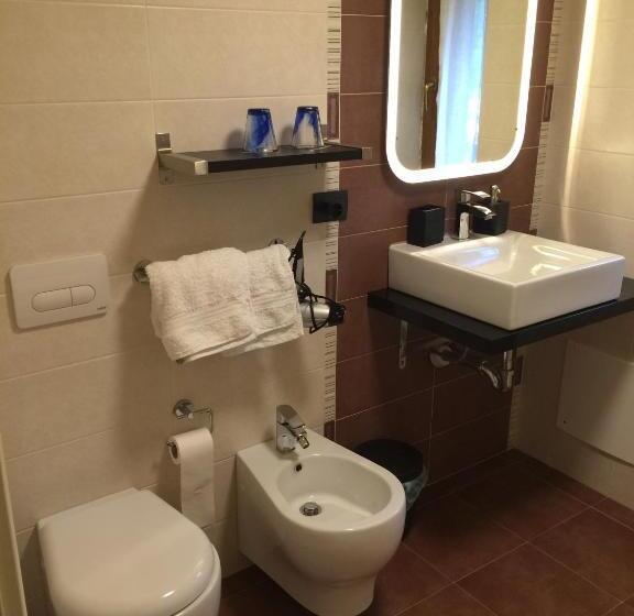 חדר סטנדרט עם מרפסת, B&b Gressoney