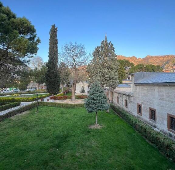 اتاق لوکس سه تخته, Albayrak Konağı Otel