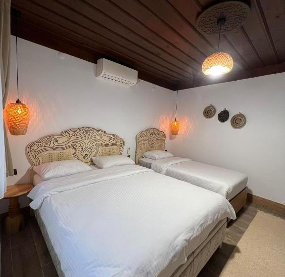 اتاق لوکس سه تخته, Albayrak Konağı Otel