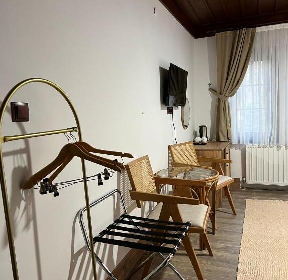 اتاق لوکس سه تخته, Albayrak Konağı Otel