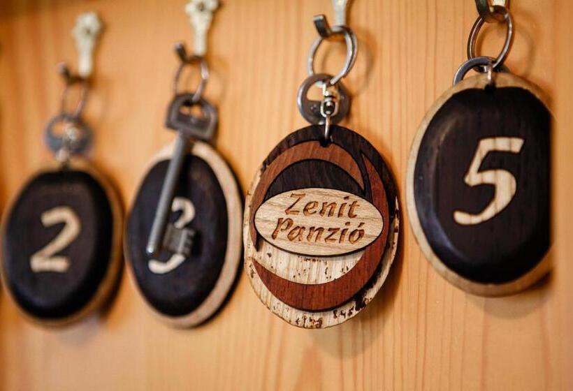 اتاق استاندارد, Zenit Panzió