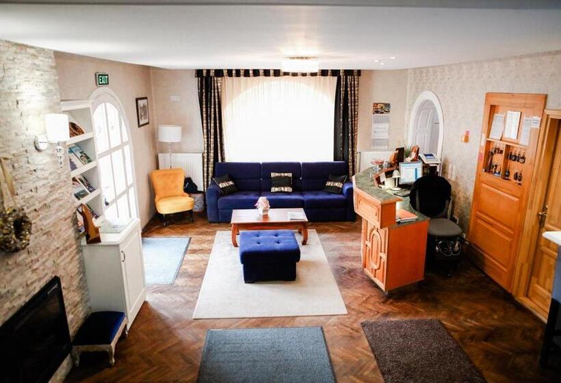 اتاق سوپریور چهار تخته, Zenit Panzió