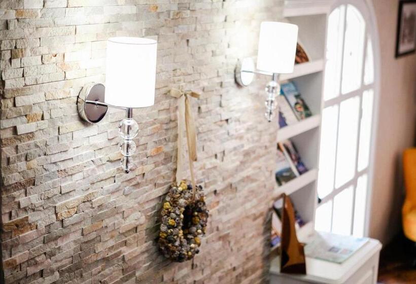 اتاق سوپریور چهار تخته, Zenit Panzió