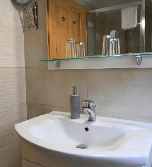 اتاق استاندارد, Zenit Panzió