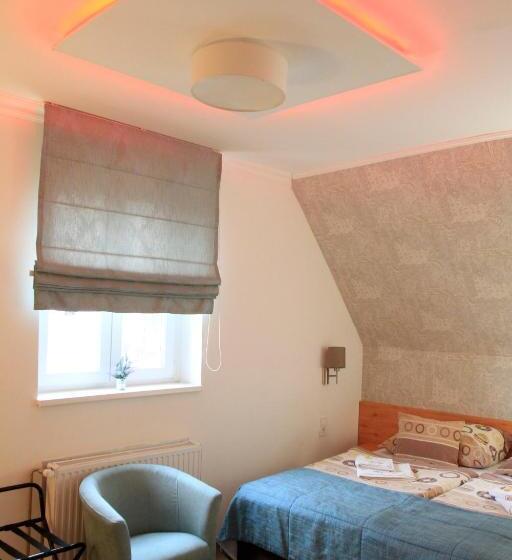 اتاق سوپریور چهار تخته, Zenit Panzió