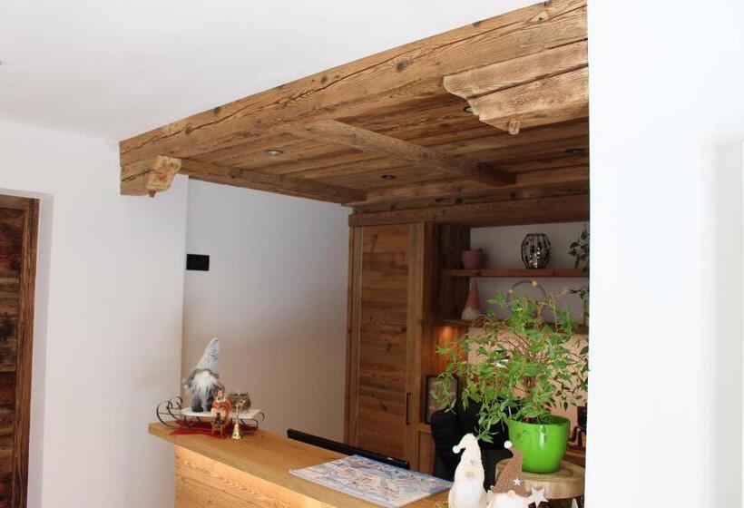 带2个卧室的公寓, Almresidenz Unterrain Zum Hartl  1 Km By Car Distance Ski Slopes Kronplatz