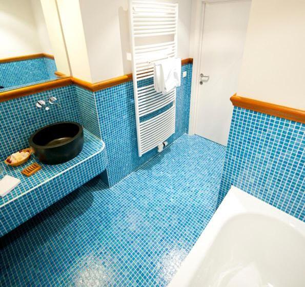 스탠다드 발코니 룸, Chateau De Strainchamps