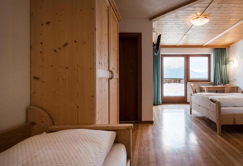 标准间带山景, Ciurnadú