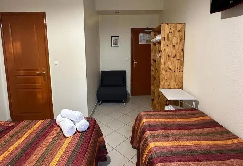 スタンダード４人部屋, Hôtel Victor Hugo